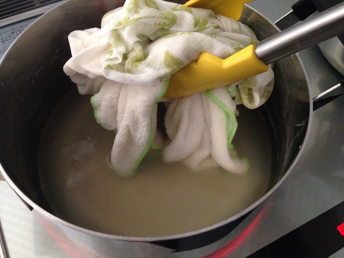 煮洗い後のお湯の色