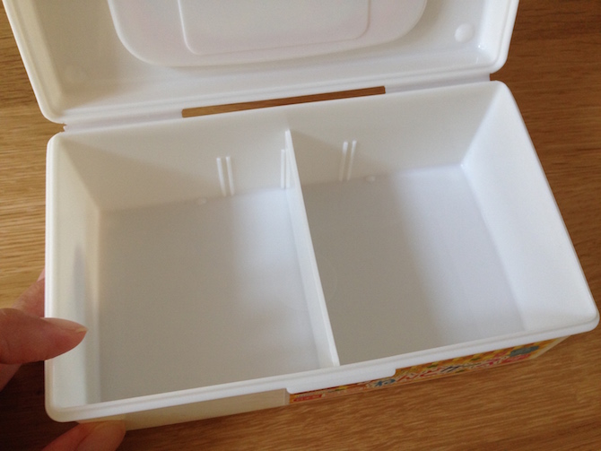 ダイソーの粘土ケース