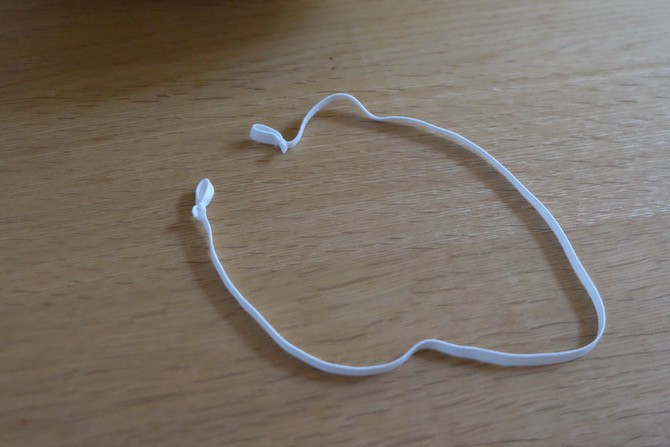 子どもの帽子のゴム紐